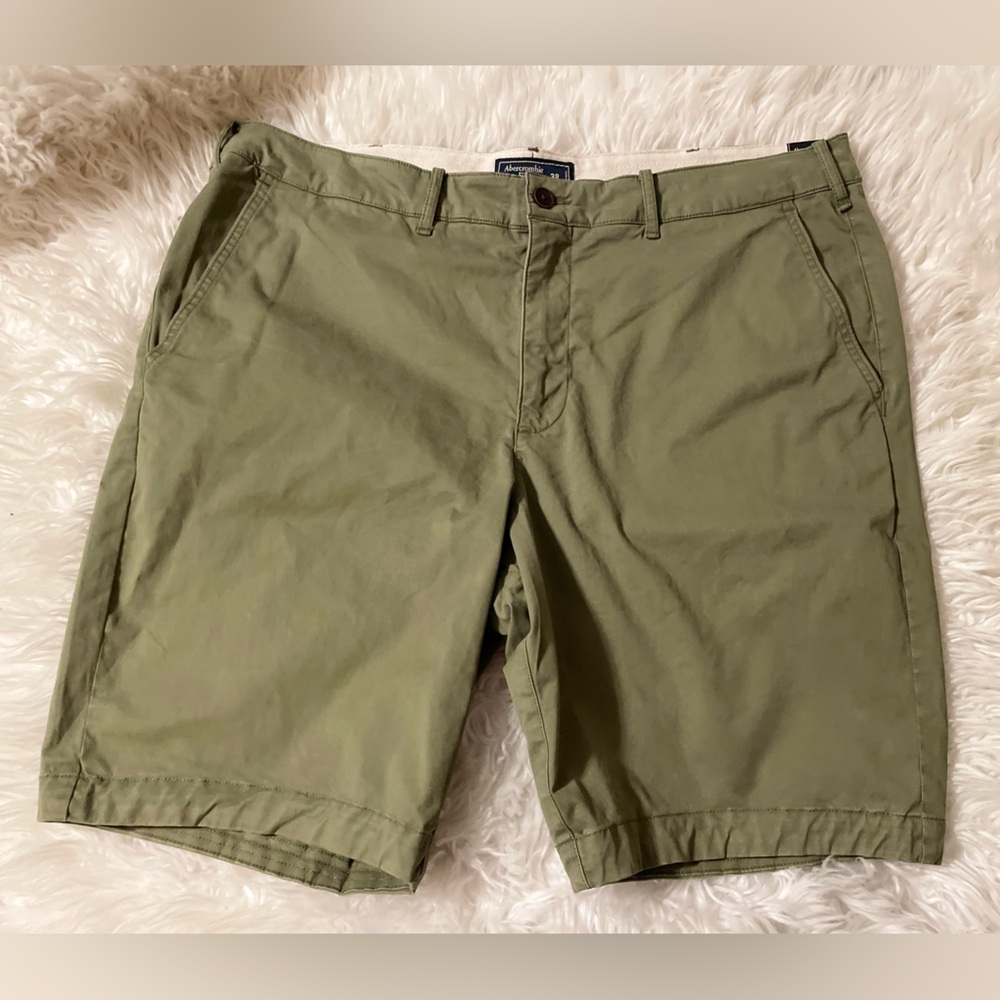 Abercrombie & Fitch NWT Men’s Stretch Flat Front Chino Shorts. Size 38/9” inseam